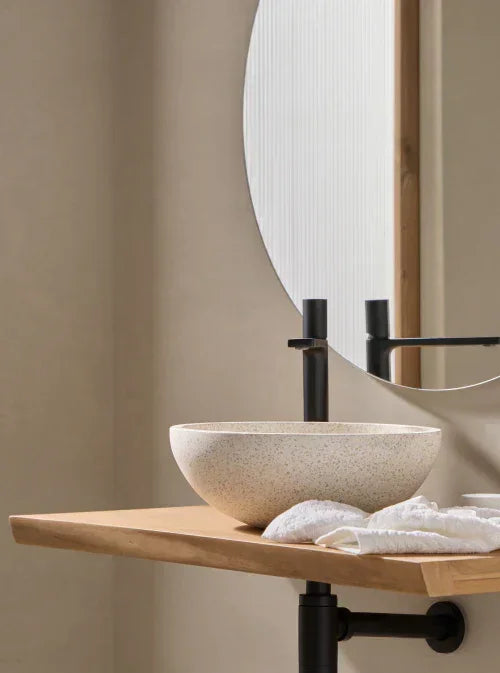 terrazzo waskom op het toilet