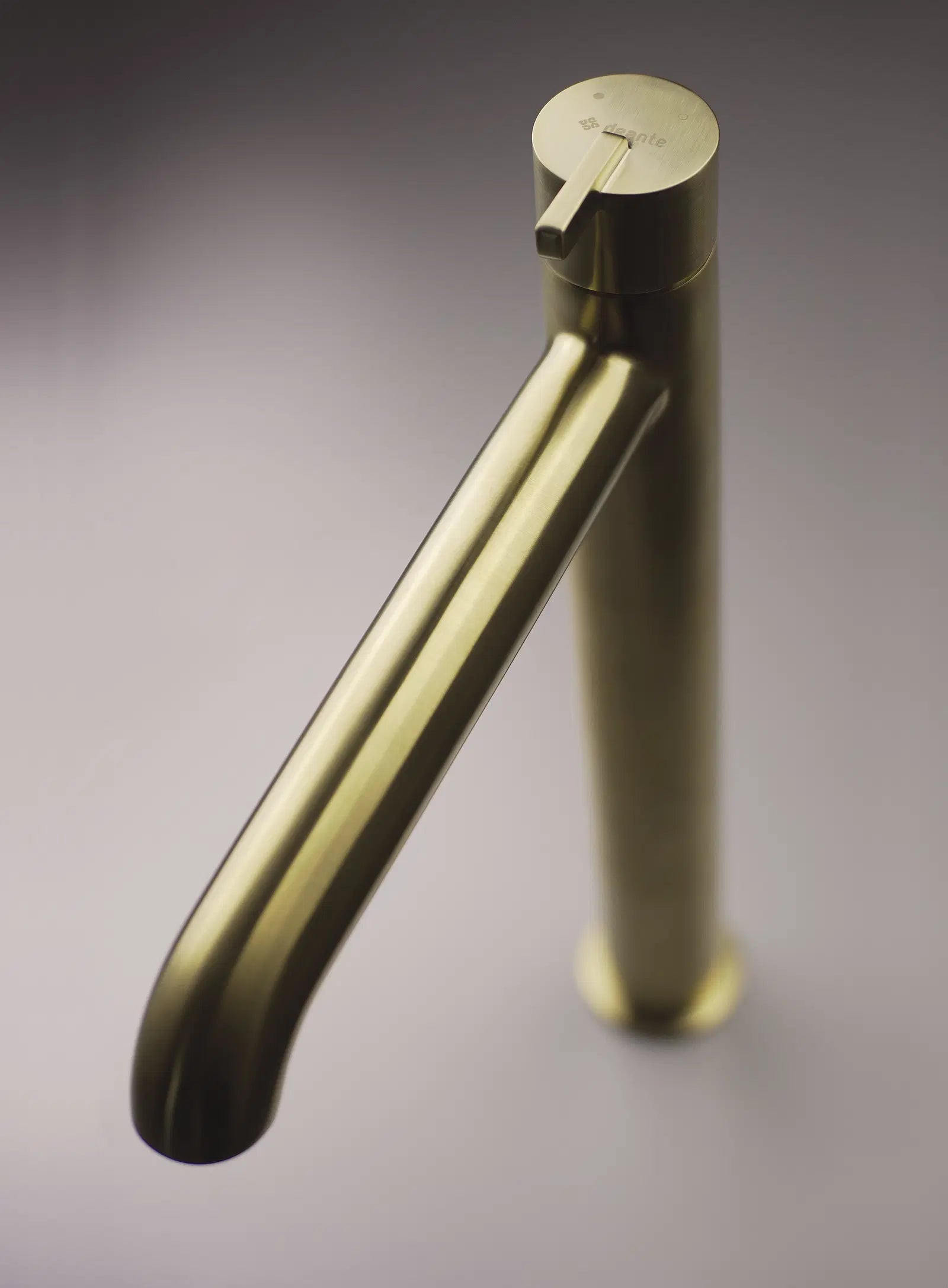 bovenkant gouden kraan 