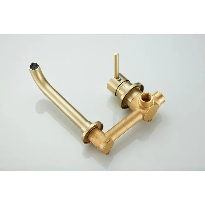 detailfoto gouden inbouwkraan 