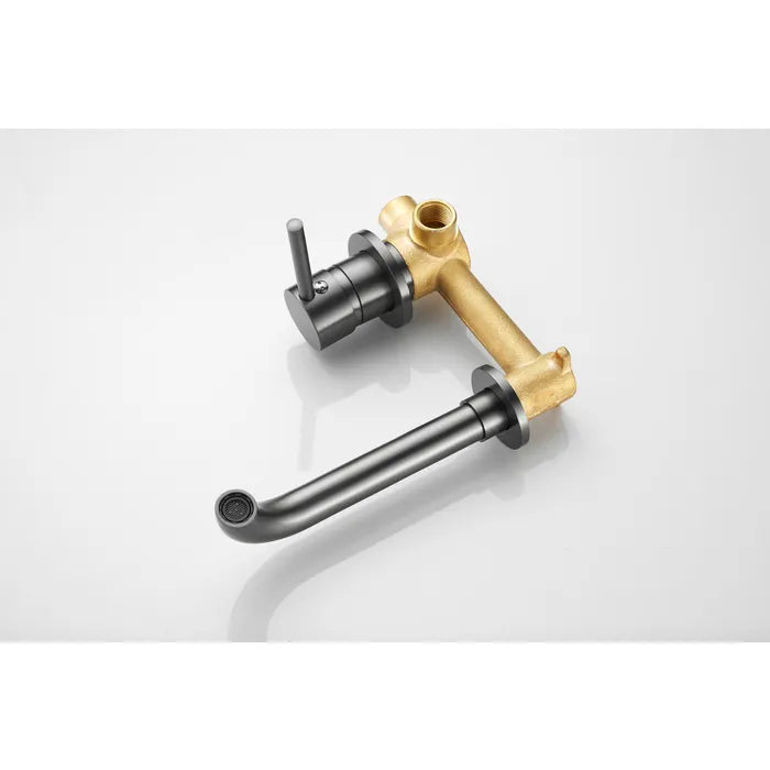 detailfoto geborsteld staal inbouw kraan 