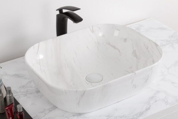 Keramische opbouw waskom vierkant in witte marmerlook, afmeting 50x40x14 cm, geschikt voor badkamermeubel